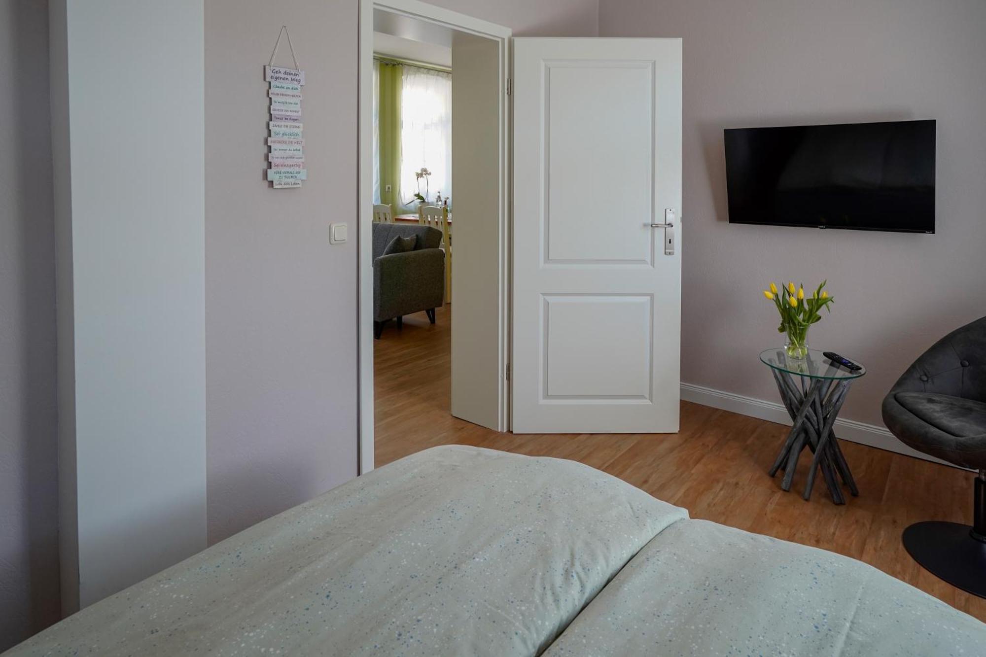 Ferienwohnung Am Stadtpark Naumburg  Exteriör bild